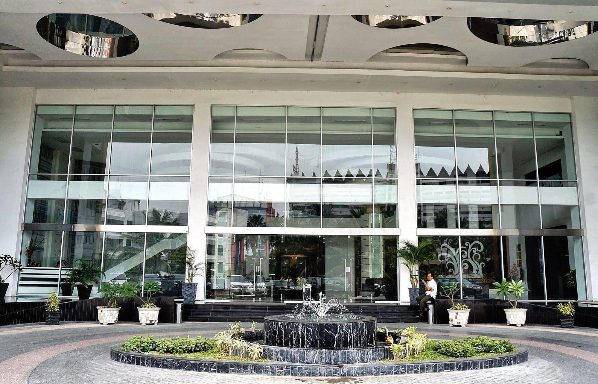 Royal Suite Condotel Medan Dış mekan fotoğraf